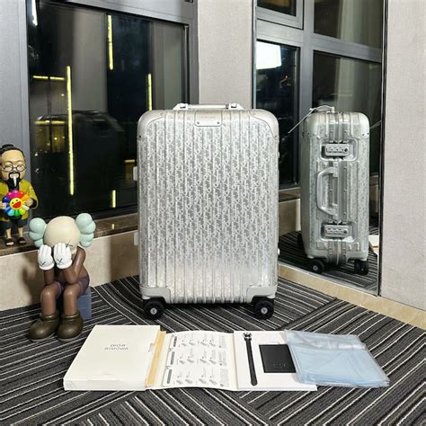 rimowa carry on replica